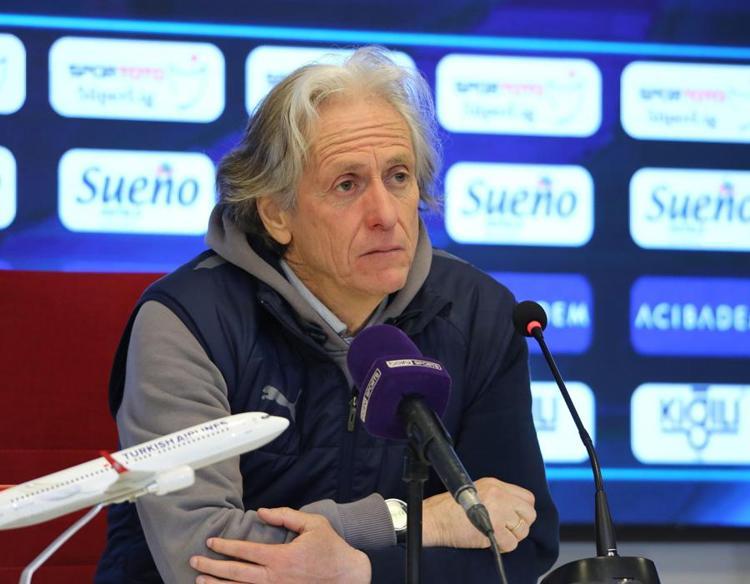 Fenerbahçe camiası buz kesti Jorge Jesus Arda Güleri oynatmıyor seni oynatıyor nedir senin derdin
