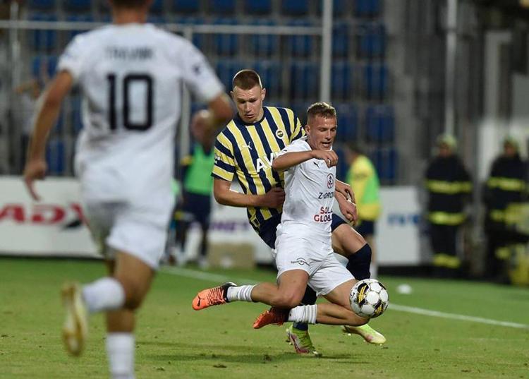 Fenerbahçe taraftarını üzecek ayrılık Babası gideceği takımı açıkladı