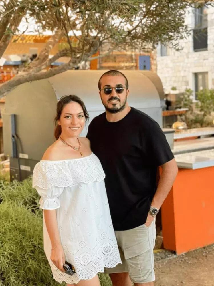 Ezgi Mola nikah sonrası paylaştı Gelinliğine yorum yağdı