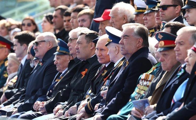 Putin’den dünyaya Zafer Günü Mesajı: Rusya için ne batıda ne de doğuda düşman yok