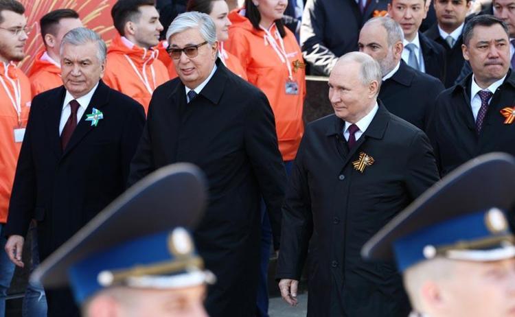 Putin’den dünyaya Zafer Günü Mesajı: Rusya için ne batıda ne de doğuda düşman yok
