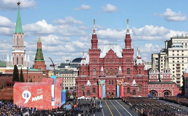 Putin’den dünyaya Zafer Günü Mesajı: Rusya için ne batıda ne de doğuda düşman yok