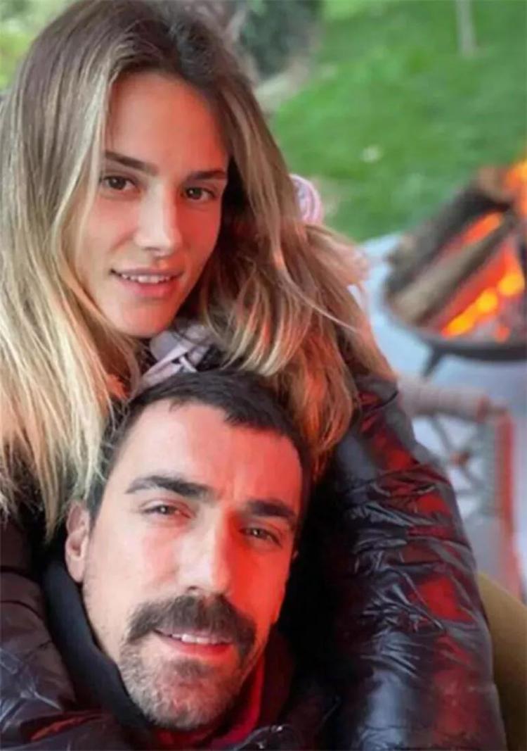 İbrahim Çelikkol ve sevgilisi görüntülendi Rahat ol