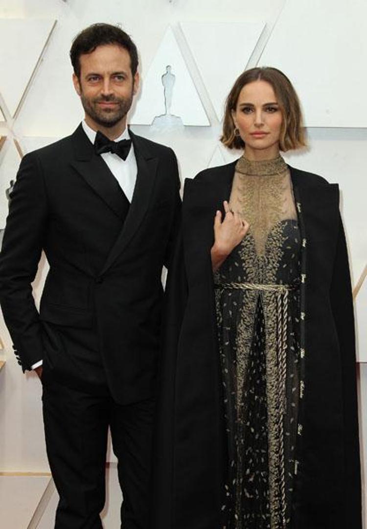 Portman 2012den beri ünlü dnsçı ve kareograf Benjamin Millepiedle evli, çiftin iki çocuğu var