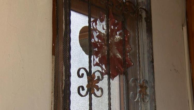Boşanmak isteyen eşine dehşeti yaşattı Silahlı molotoflu tehdit...