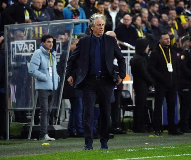 Önce Şampiyonlar Liginde eledi şimdi de Fenerbahçenin başına geçiyor