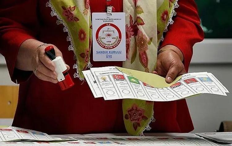 Salt çoğunluk nedir Salt çoğunluk oy çokluğu farkı nedir İkinci turda salt çoğunluk ne anlama geliyor