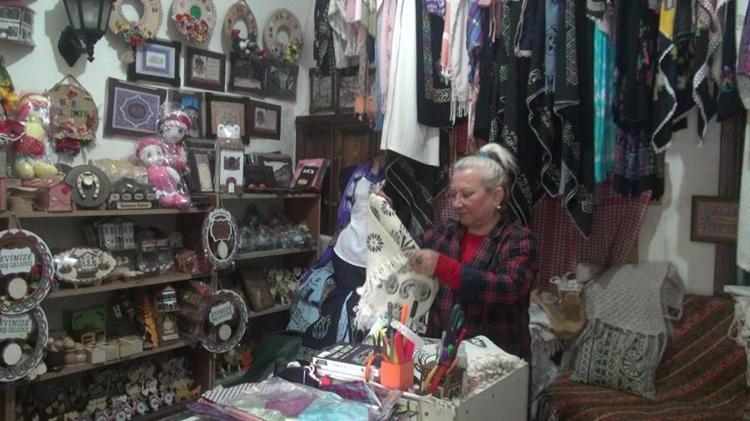 Hobi olarak başladı, yaptığı hediyelik eşyalar mesleği oldu