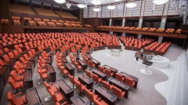 Milletvekili bakan olabilir mi Milletvekili bakan olursa vekilliği düşer mi