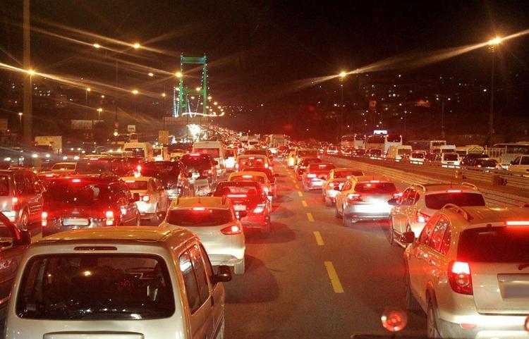 İkinci el ve sıfır araç fiyatları ile ilgili flaş açıklama Yatırım aracı ile zam ilişkisi detayı