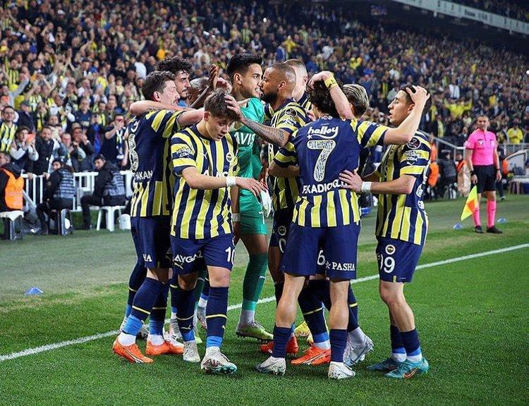 Torreira dediler Fenerbahçenin top kesme canavarı çıktı Serie Anın iki devi Kadıköye geliyor