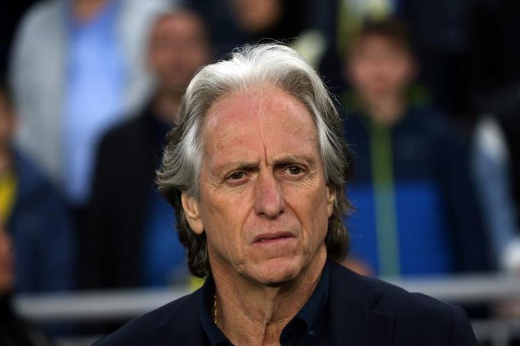 Fenerbahçede bunalıma girdiğini söyledi menajerine talimat verdi 3 ayrılık birden