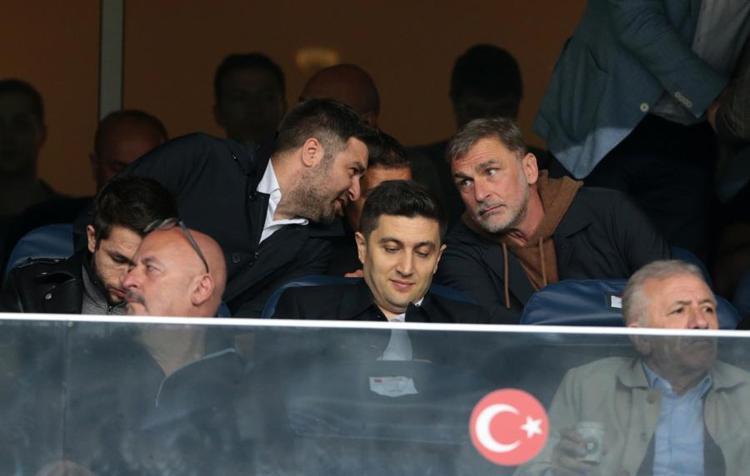 Fenerbahçede bunalıma girdiğini söyledi menajerine talimat verdi 3 ayrılık birden