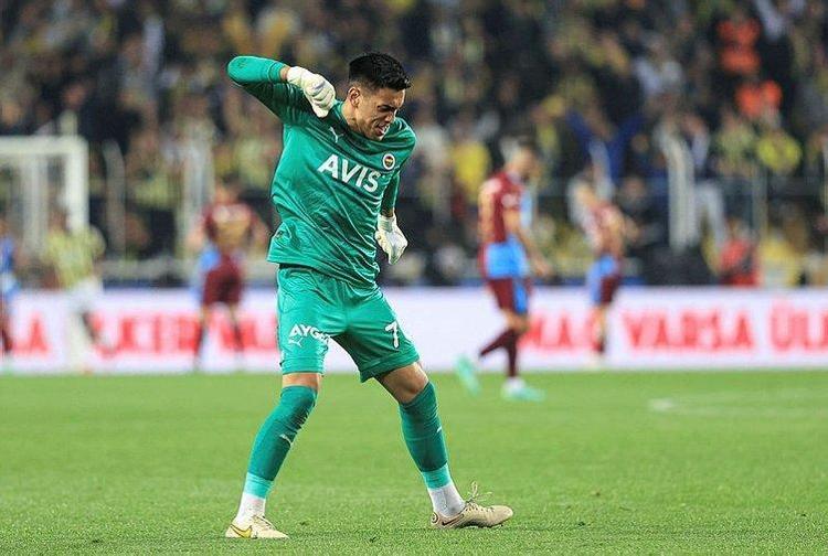 Babası önümüzdeki sezon Fenerbahçede demişti Premier Lig devine imza atıyor...