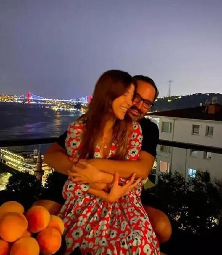Camdaki Kızın Seleni Selma Ergeçin eşi de tanıdık çıktı Bakın kimmiş
