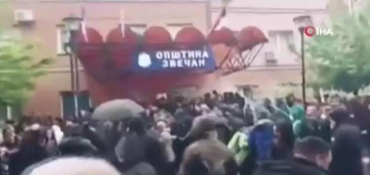 KOSOVADA SIRP TOPLUMU TERÖR UYGULUYOR