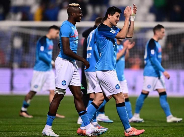 Galatasaray 6 yıldızla görüşmelere başladı Transferde Eljif ve Kim Min parmağı