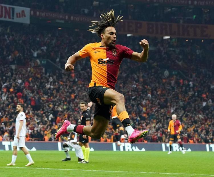 Arsenalden sonra fiyat arttırdılar Galatasaraya 18.5 milyon euro