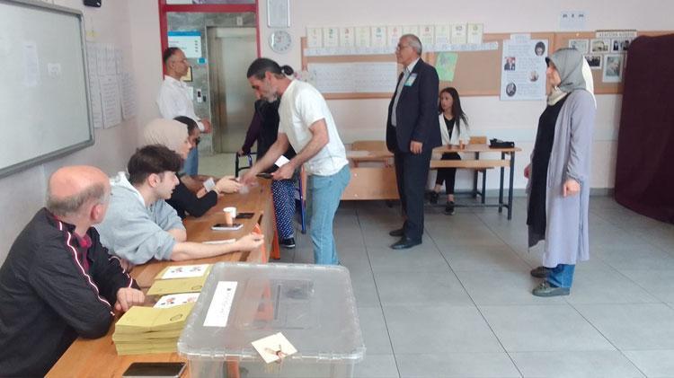 KARADENİZDE OY VERME İŞLEMİ BAŞLADI