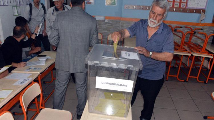 KAHRAMANMARAŞTA OY VERME İŞLEMİ BAŞLADI