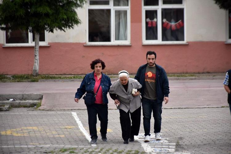 TRAKYADA VATANDAŞLAR SANDIK BAŞINA GİTTİ