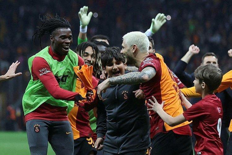 Galatasaraya 65 milyon euro Nelsson ve Boeyden sonra bir ayrılık daha