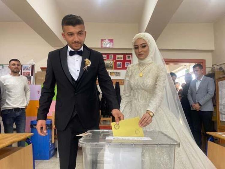 Gören dönüp bir kez daha baktı Renkli görüntüler