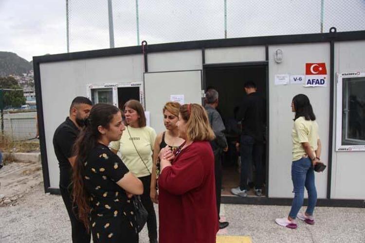 Gören dönüp bir kez daha baktı Renkli görüntüler