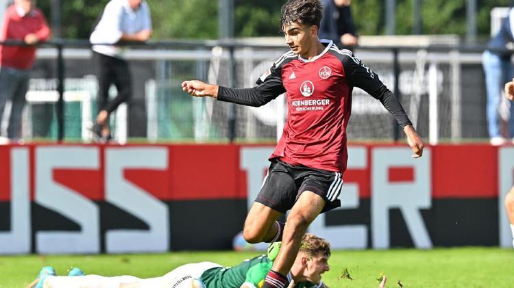 Galatasaray yılın 2 bombasını patlattı Kante ve Ziyech...
