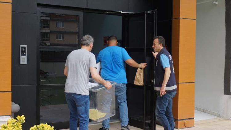 Oy kullanmaya gidemeyen seçmene seyyar sandık gitti
