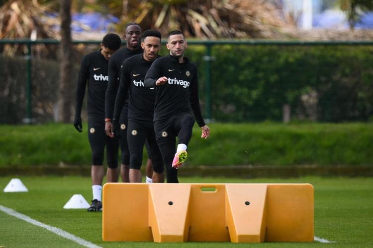 Galatasarayın Ziyechteki rakipleri Milan ve PSG