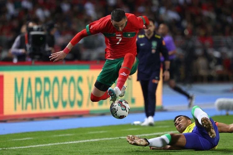 Galatasarayın Ziyechteki rakipleri Milan ve PSG