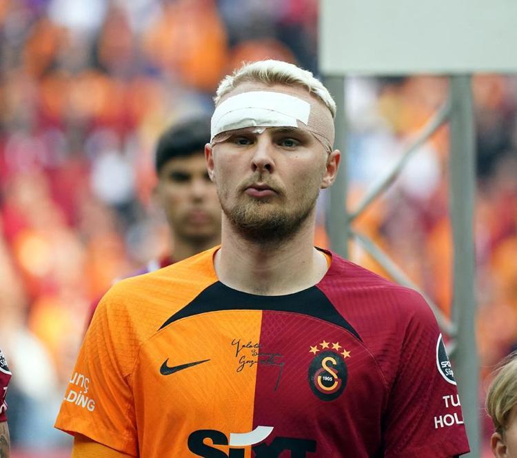 Galatasarayın 8 numarası da belli 10 numarası da Mertens ve Sergio Oliveiraya şok