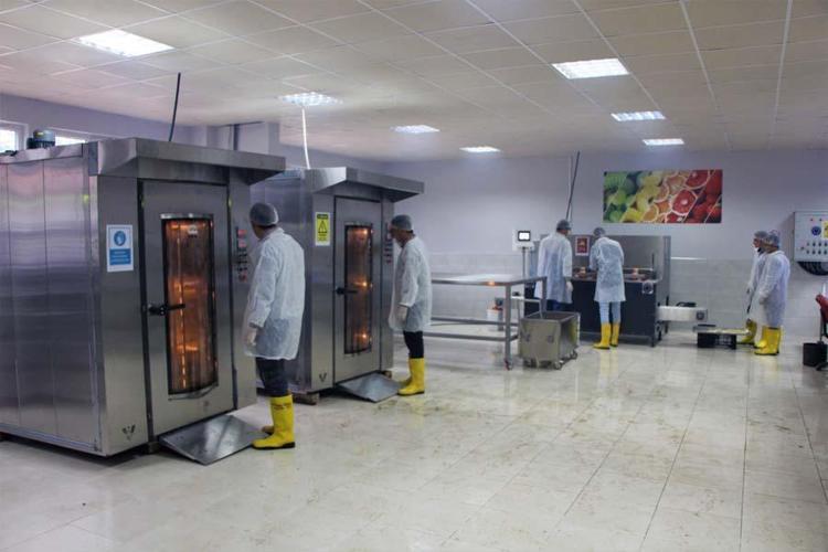 Elma cipsi üretimine başlayan öğrencilerin hedefleri büyük