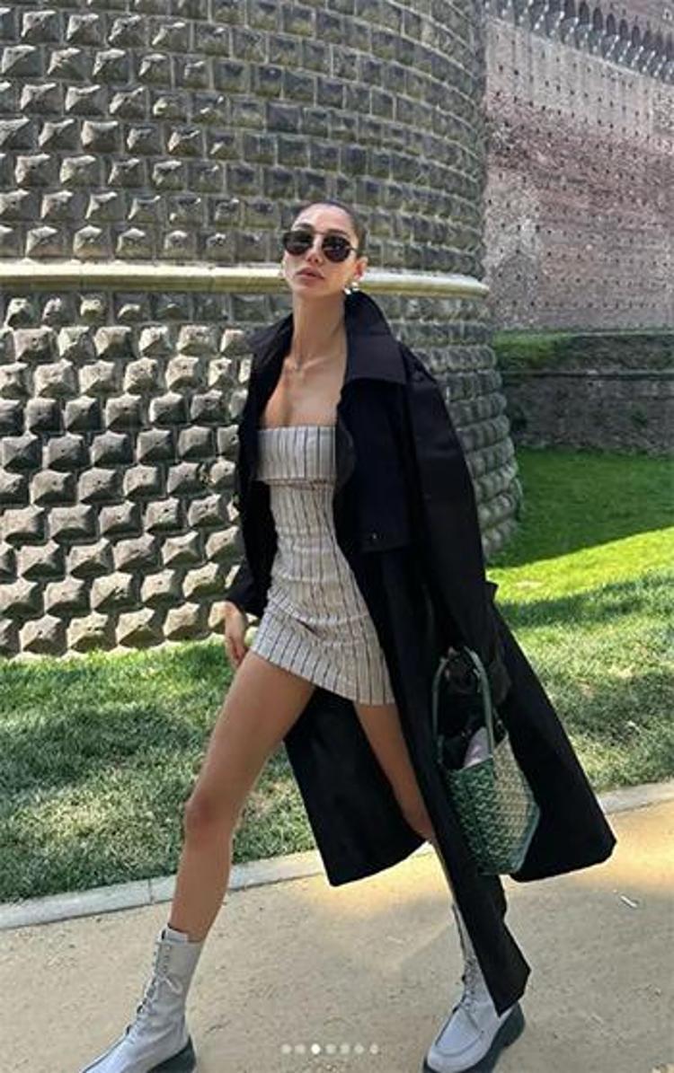 Şevval Şahinden bikinili paylaşım