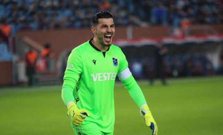 Galatasarayın ilk transferi 17 yaşında bir yerli Dursun Özbek Selçuk İnanın kapısını çaldı