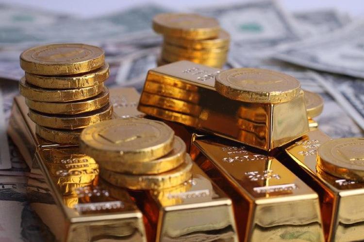 Altın fiyatlarında tarihi rekor Kritik seviye aşıldı, yeni tahmin geldi