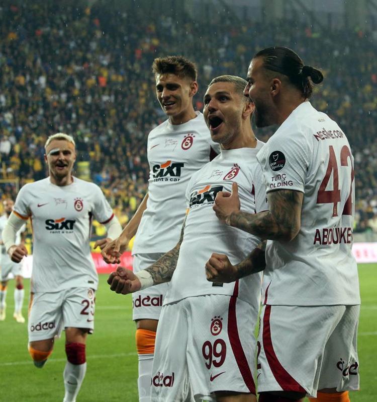 Galatasaray İcardi, Rashica, Yusuf Demir ve Kaan Ayhanın bonservislerini çıkardı İşte kasaya girecek devasa para