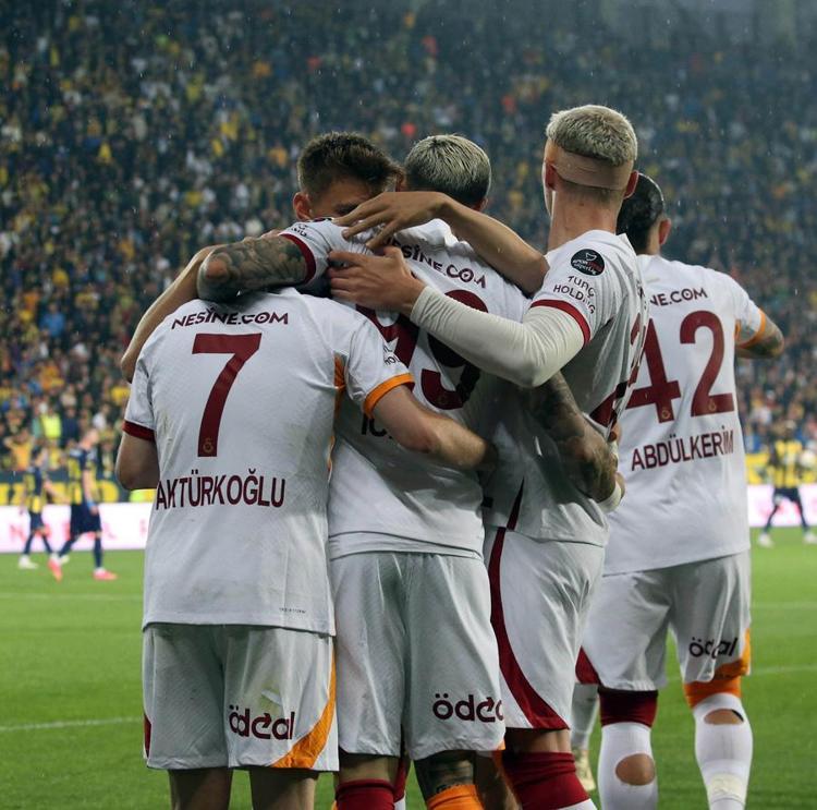 Galatasaray İcardi, Rashica, Yusuf Demir ve Kaan Ayhanın bonservislerini çıkardı İşte kasaya girecek devasa para