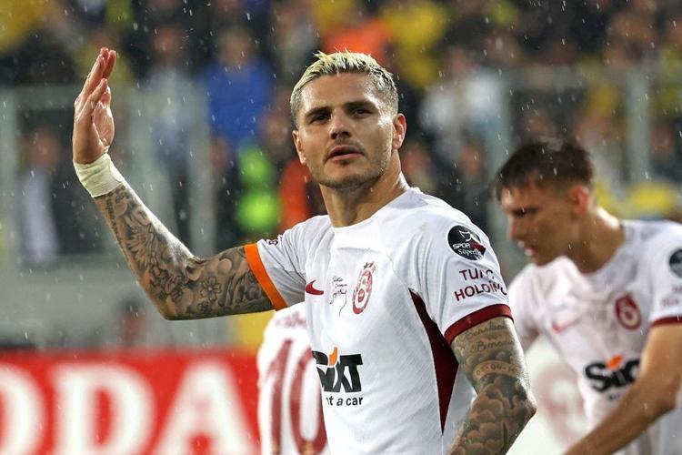 Galatasaray Cumhuriyetin 100. yılında şampiyon oldu Okan Buruk 30 yıl sonra Ankarada yine tarih yazdı