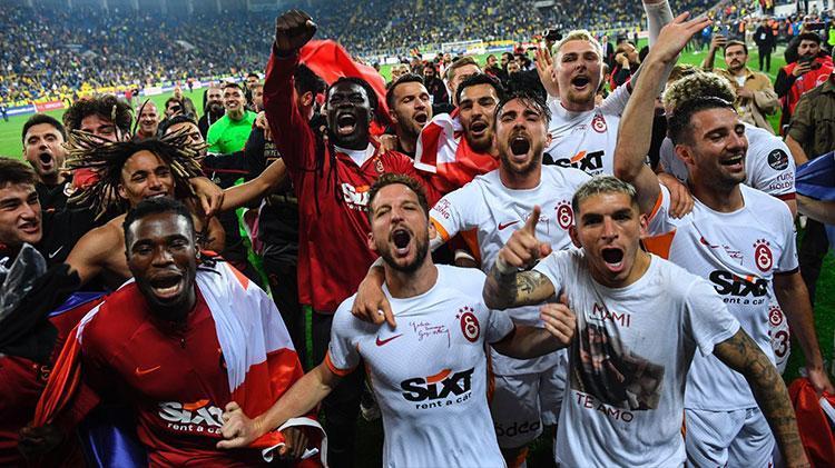 Dün şampiyonluk kutlamalarına katıldı bugün eşyalarını topladı Galatasarayda ilk ayrılık...