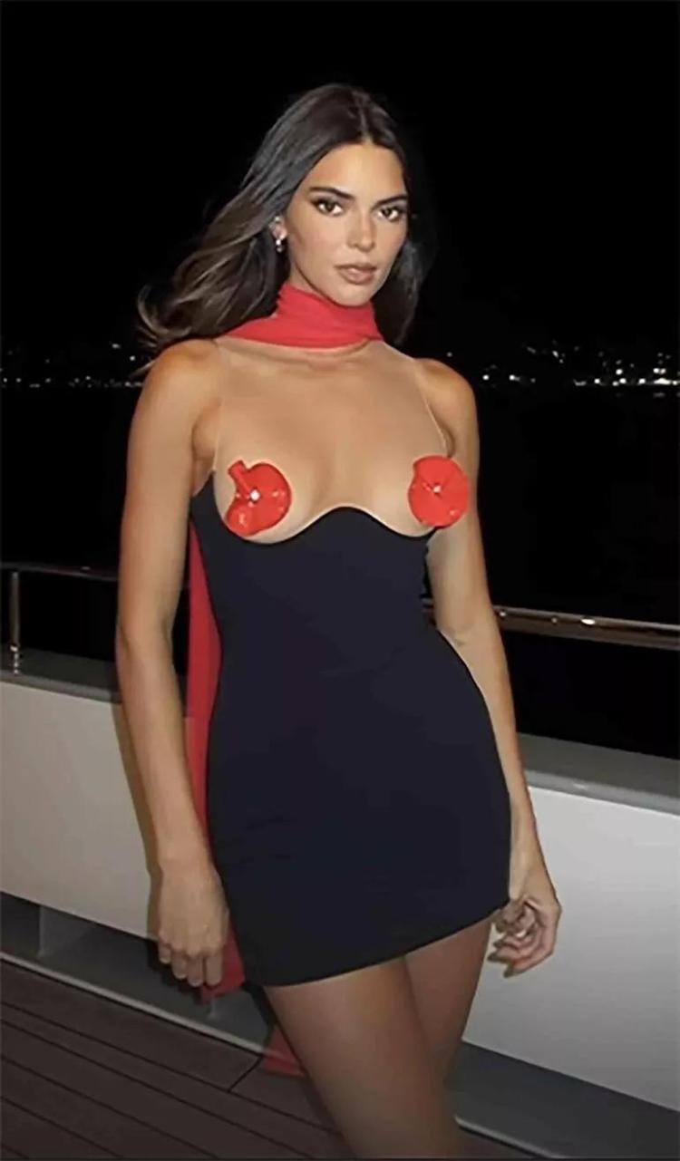 Kendall Jennerın iddialı tarzı olay oldu