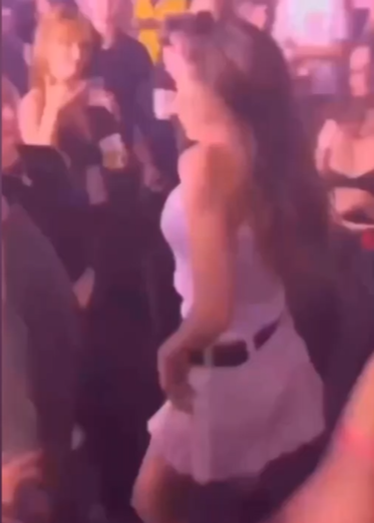 Serenay Sarıkayanın dansı geceye damga vurdu
