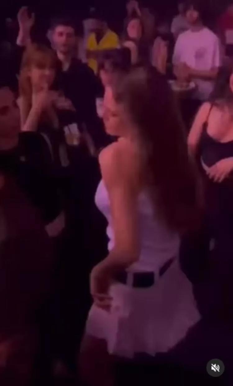 Serenay Sarıkayanın dansı geceye damga vurdu