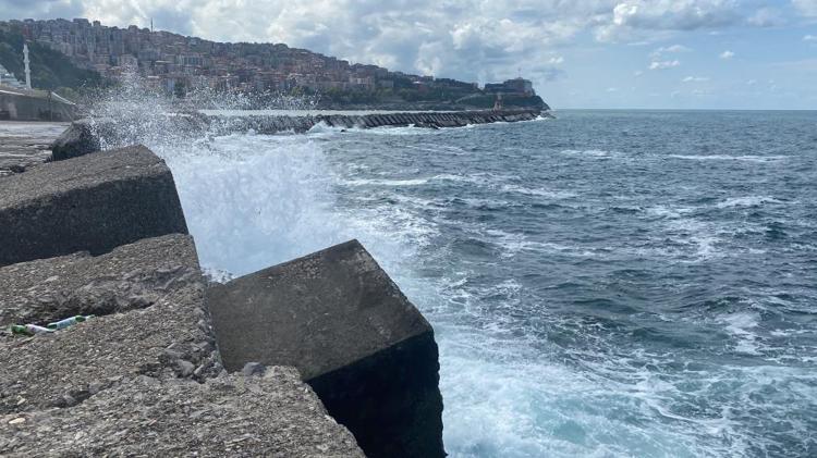 Meteoroloji son dakika uyardı: Yağmur dalgası illeri fena vuracak Sel, fırtına, hortum alarmı