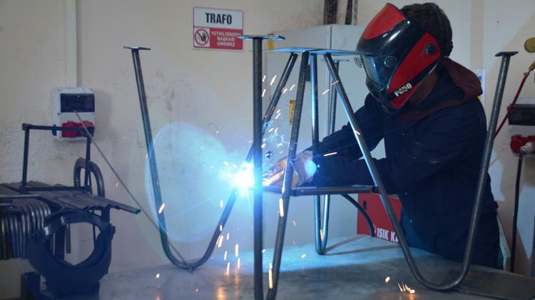 Fabrika gibi okuldan 4 milyon 500 bin liralık ciro