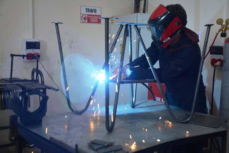 Fabrika gibi okuldan 4 milyon 500 bin liralık ciro