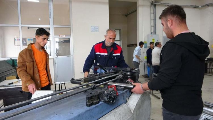 Fabrika gibi okuldan 4 milyon 500 bin liralık ciro