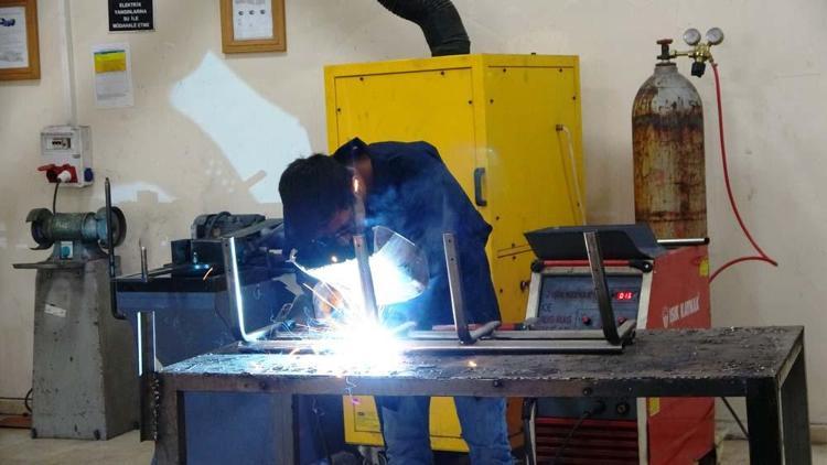 Fabrika gibi okuldan 4 milyon 500 bin liralık ciro