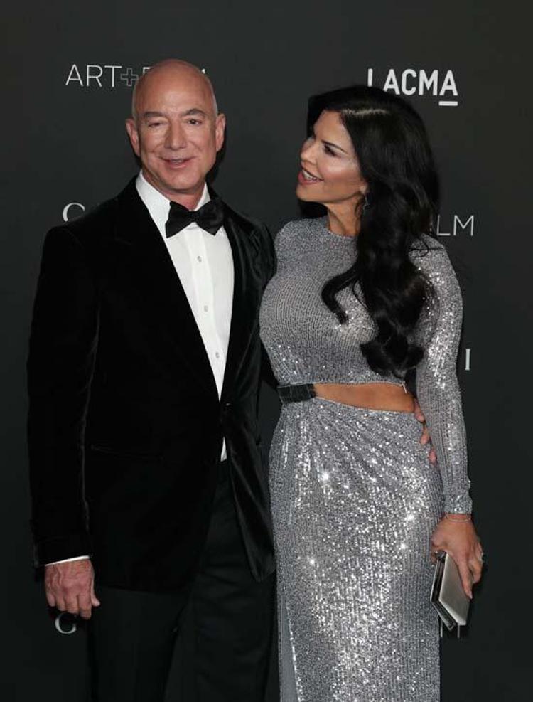 Jeff Bezos ve nişanlısından şaşırtan hamle